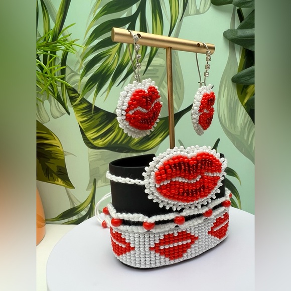 White & Red Glam Beaded Lips Bracelet set with Matching Earrings - Picture 10 of 11